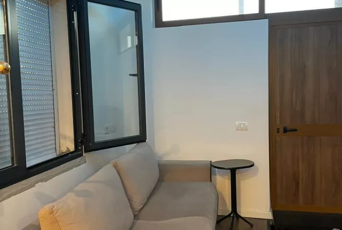 Shtepi me qera Garsoniere ne Tirane - 300 Euro