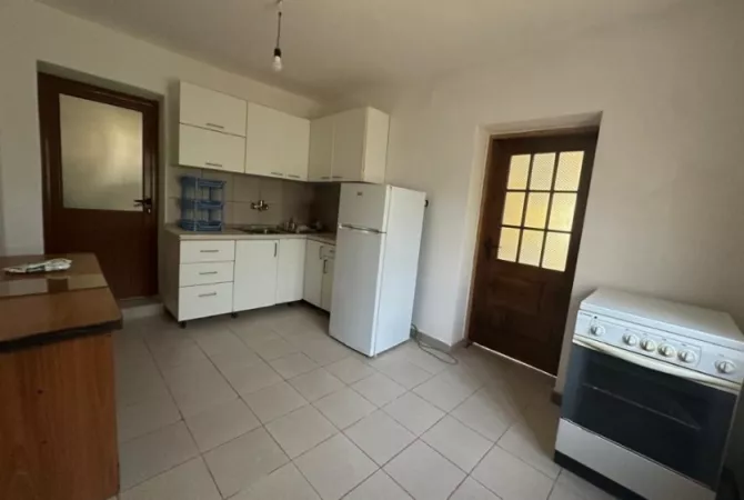 Shtepi me qera 1+1 ne Tirane - 300 Euro