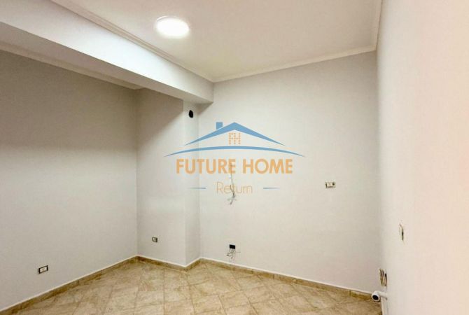 Shtepi ne shitje Apartament ne Tirane, 3+1, Mobilimi Bosh, pa mobiluar, Pagesa 295,000  Euro.