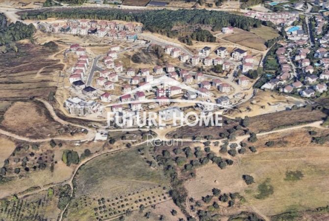 Truall ose Toke  ne Tirane - 2,100,000 Euro