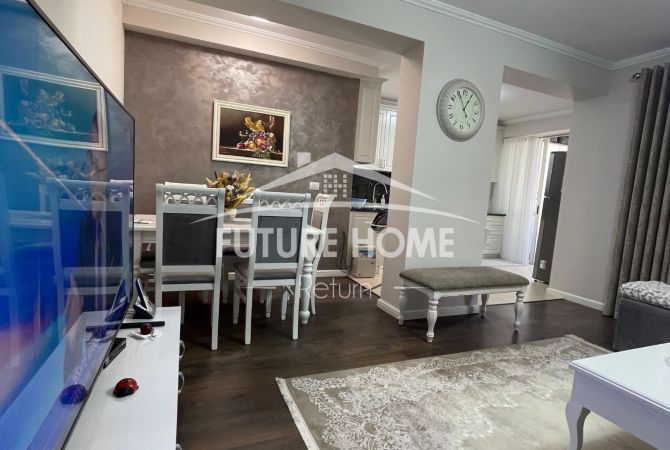 Shtepi me qera Apartament ne Tirane, 2+1, Mobilimi E mobiluar, Pagesa 800  Euro.