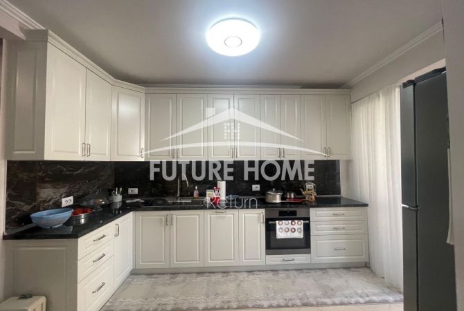 Shtepi me qera Apartament ne Tirane, 2+1, Mobilimi E mobiluar, Pagesa 800  Euro.