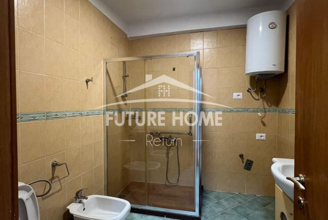 Shtepi ne shitje Apartament ne Tirane, 2+1, Mobilimi Bosh, pa mobiluar, Pagesa 175,000  Euro.