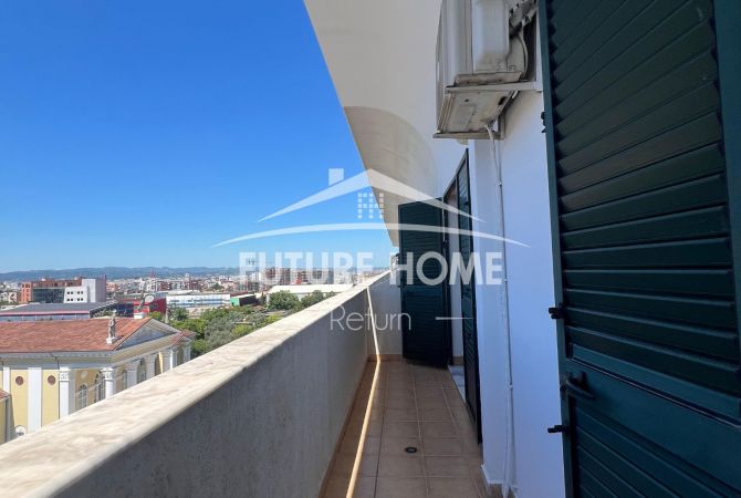 Shtepi ne shitje Apartament ne Tirane, 2+1, Mobilimi Bosh, pa mobiluar, Pagesa 175,000  Euro.