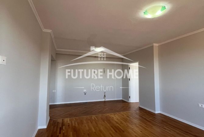 Shtepi ne shitje Apartament ne Tirane, 2+1, Mobilimi Bosh, pa mobiluar, Pagesa 175,000  Euro.