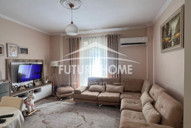 Shtepi ne shitje Apartament ne Tirane, 1+1, Mobilimi E mobiluar, Pagesa 105,000  Euro.