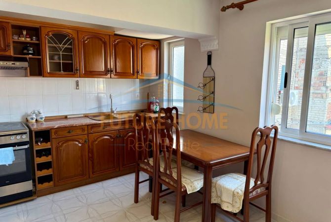 Shtepi ne shitje Apartament ne Tirane, 1+1, Mobilimi E mobiluar, Pagesa 116,000  Euro.