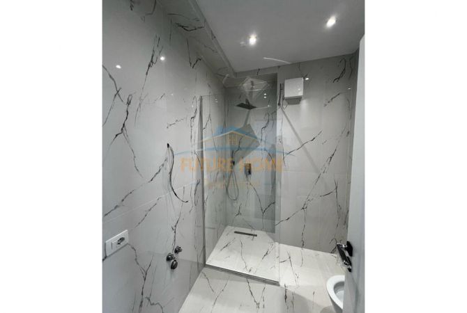 Shtepi ne shitje Apartament ne Tirane, 2+1, Mobilimi Bosh, pa mobiluar, Pagesa 250,000  Euro.