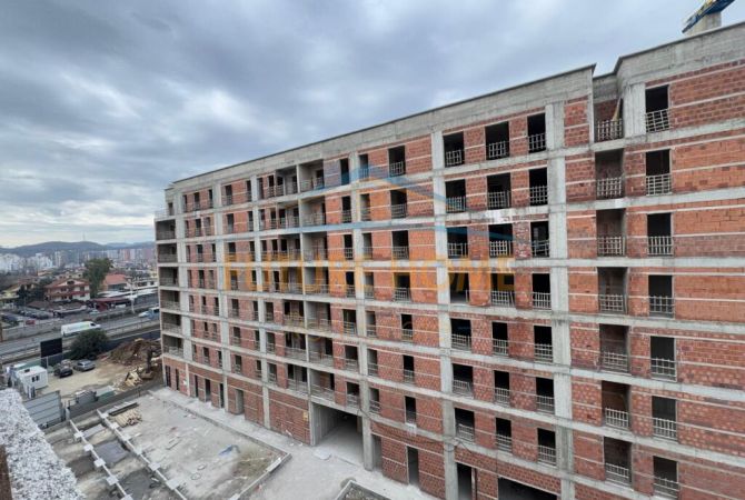 Shtepi ne shitje Apartament ne Tirane, 3+1, Mobilimi Bosh, pa mobiluar, Pagesa 131,000  Euro.