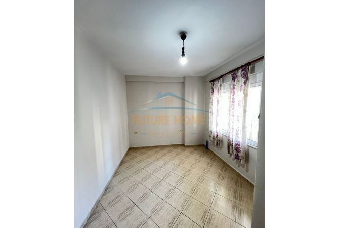 Shtepi ne shitje Apartament ne Tirane, 2+1, Mobilimi Pjeserisht e mobiluar, Pagesa 165,000  Euro.