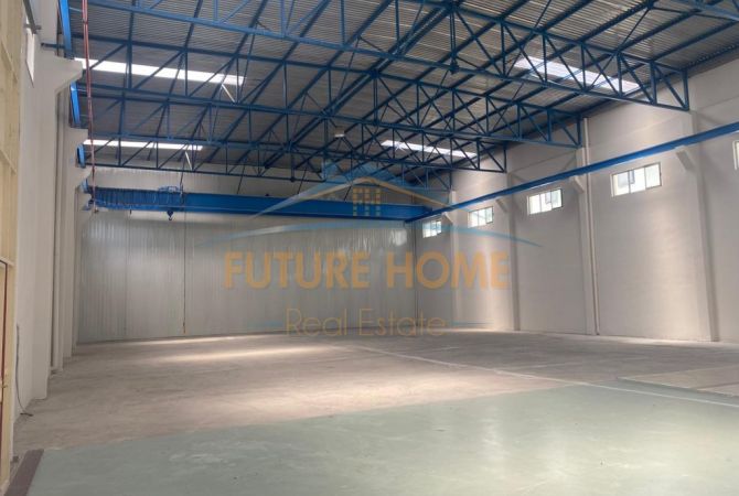 Ambiente Commerciale in Affitto 4+1 a Tirana - 5,000 Euro