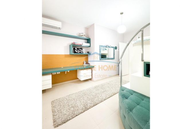 Shtepi ne shitje Apartament ne Durres, 2+1, Mobilimi E mobiluar, Pagesa 240,000  Euro.