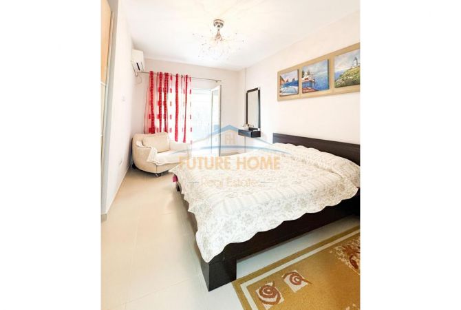 Shtepi ne shitje Apartament ne Durres, 2+1, Mobilimi E mobiluar, Pagesa 240,000  Euro.