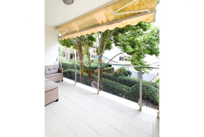 Shtepi ne shitje Apartament ne Durres, 2+1, Mobilimi E mobiluar, Pagesa 240,000  Euro.