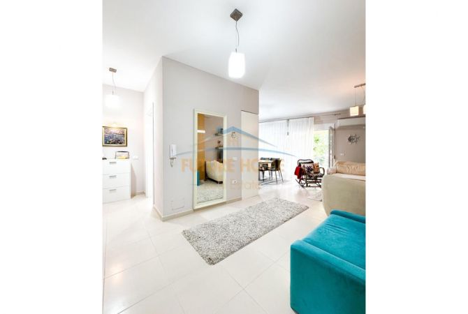 Shtepi ne shitje Apartament ne Durres, 2+1, Mobilimi E mobiluar, Pagesa 240,000  Euro.