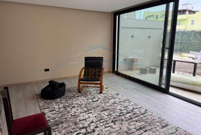 Ambient biznesi me qera 3+1 ne Tirane - 11,000 Euro