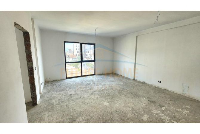Shtepi ne shitje Apartament ne Tirane, 1+1, Mobilimi Bosh, pa mobiluar, Pagesa 118,500  Euro.