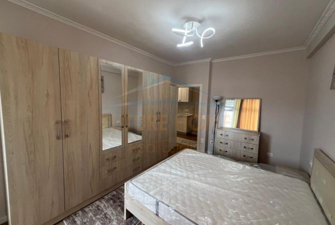 Shtepi ne shitje Apartament ne Tirane, 2+1, Mobilimi E mobiluar, Pagesa 175,000  Euro.