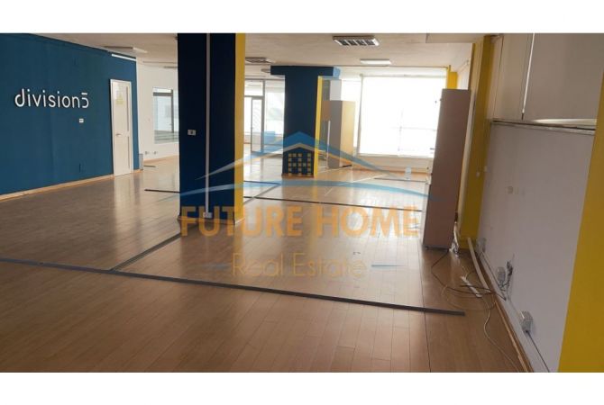 Ambient biznesi me qera 3+1 ne Tirane - 3,000 Euro