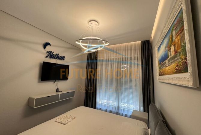 Shtepi ne shitje Papafingo(kati i catise) ne Tirane, 2+1, Mobilimi E mobiluar, Pagesa 530,000  Euro.