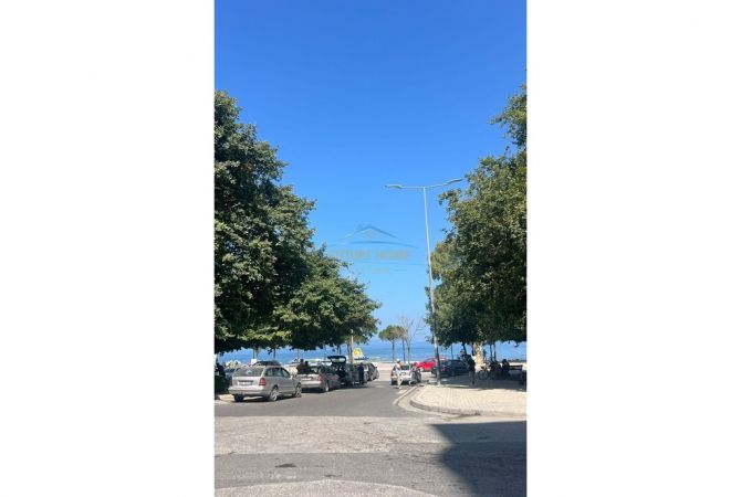 Shtepi ne shitje Apartament ne Vlore, 2+1, Mobilimi Bosh, pa mobiluar, Pagesa 170,000  Euro.