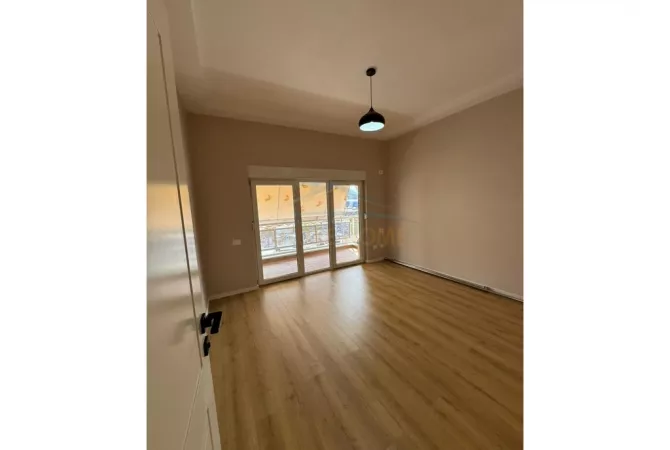 Shtepi ne shitje Apartament ne Tirane, 2+1, Mobilimi Bosh, pa mobiluar, Pagesa 215,000  Euro.
