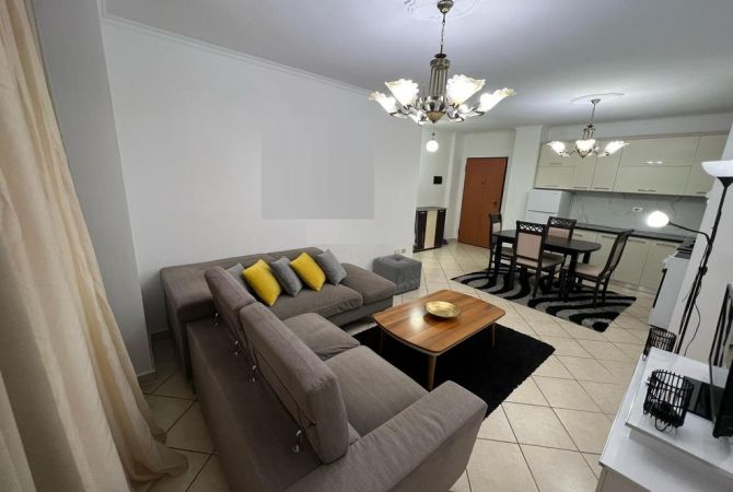 Shtepi me qera 2+1 ne Tirane - 620 Euro