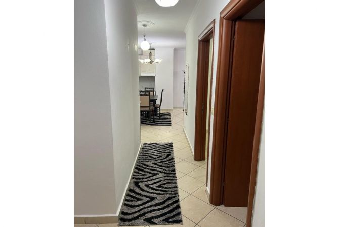 Shtepi me qera 2+1 ne Tirane - 620 Euro