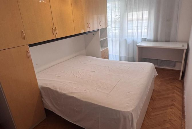 Shtepi me qera 5+1 ne Tirane - 980 Euro