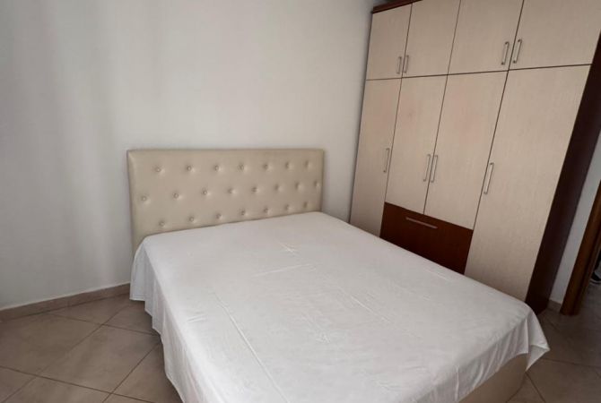 Shtepi me qera 5+1 ne Tirane - 980 Euro