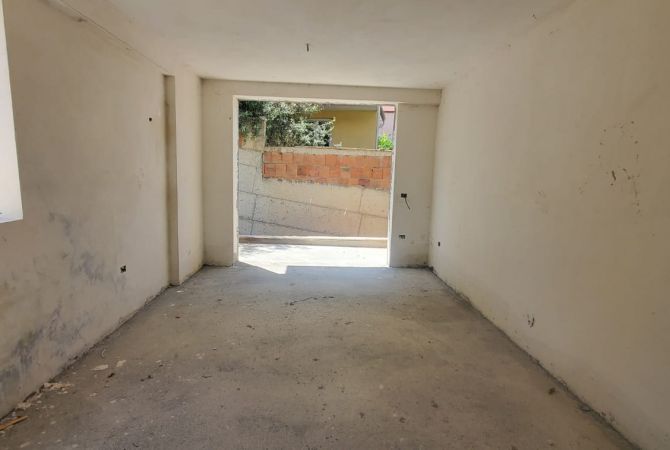 Shtepi ne shitje 2+1 ne Tirane - 93,000 Euro