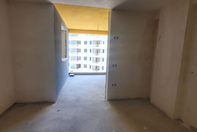 Shtepi ne shitje Apartament ne Tirane, 1+1, Mobilimi Bosh, pa mobiluar, Pagesa 96,000  Euro.