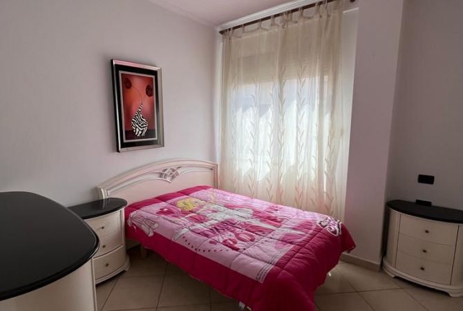 Shtepi me qera Apartament ne Tirane, 3+1, Mobilimi E mobiluar, Pagesa 500  Euro.