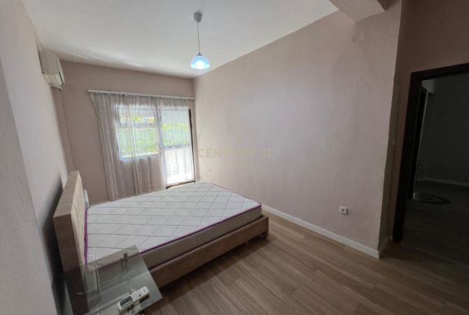 Shtepi me qera Apartament ne Tirane, 1+1, Mobilimi E mobiluar, Pagesa 550  Euro.