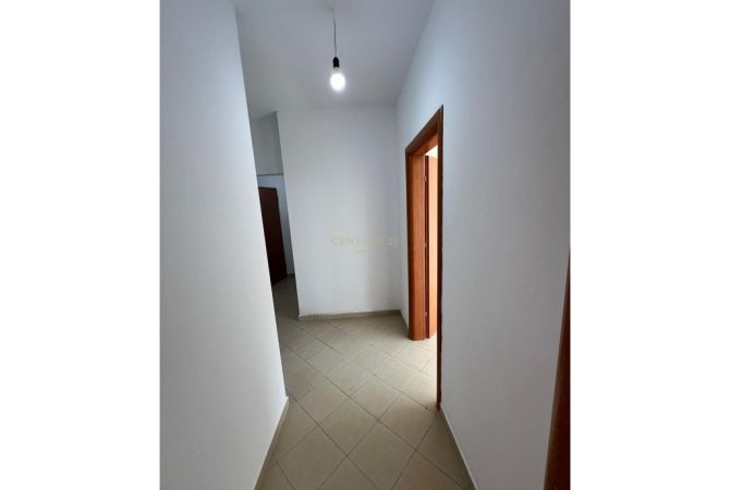 Shtepi ne shitje Apartament ne Tirane, 1+1, Mobilimi Pjeserisht e mobiluar, Pagesa 84,000  Euro.