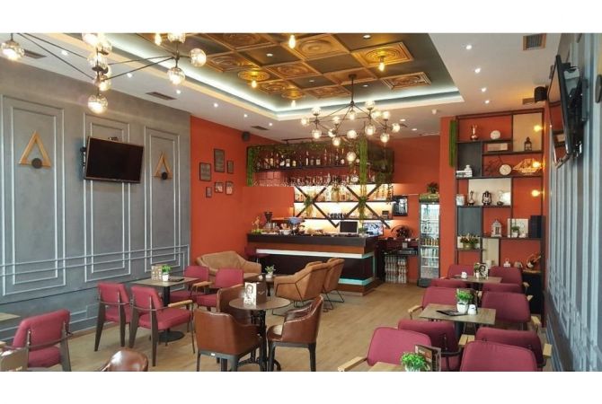 Ambiente Commerciale in Vendita 2+1 a Tirana - 130,000 Euro