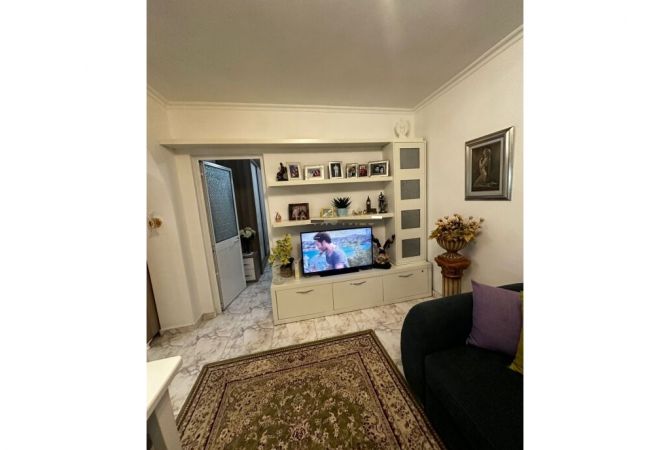 Shtepi ne shitje Apartament ne Tirane, 1+1, Mobilimi E mobiluar, Pagesa 95,000  Euro.