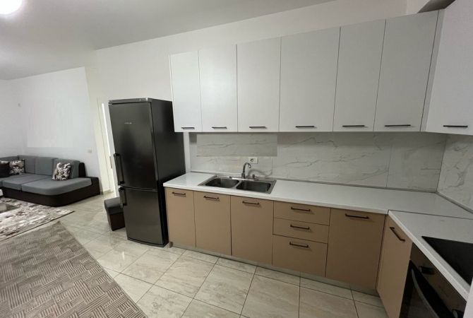 Shtepi me qera 2+1 ne Tirane - 700 Euro