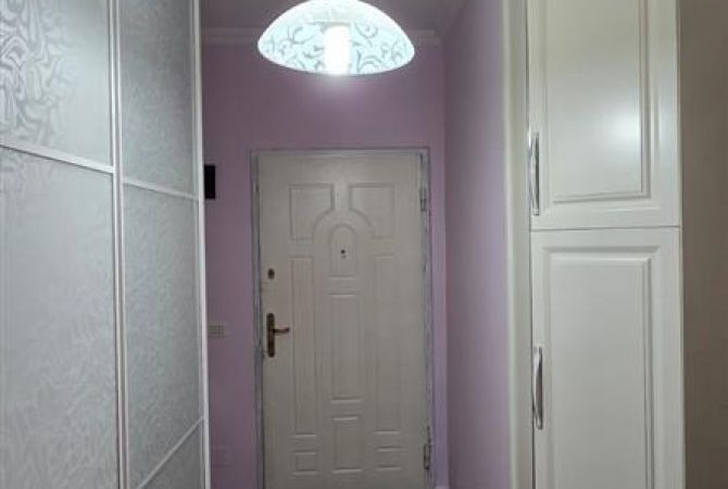 Shtepi me qera Apartament ne Tirane, 1+1, Mobilimi E mobiluar, Pagesa 600  Euro.