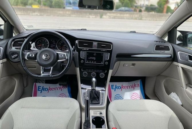 Makina ne shitje ne Tirane, Volkswagen, 2016 gasoline-gas,Kambio Automatik Pagesa 10,500  Euro.