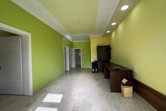 Shtepi me qera 3+1 ne Tirane - 700 Euro