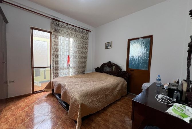 Shtepi ne shitje Shtepi Private ne Tirane, 5+1, Mobilimi E mobiluar, Pagesa 350,000  Euro.