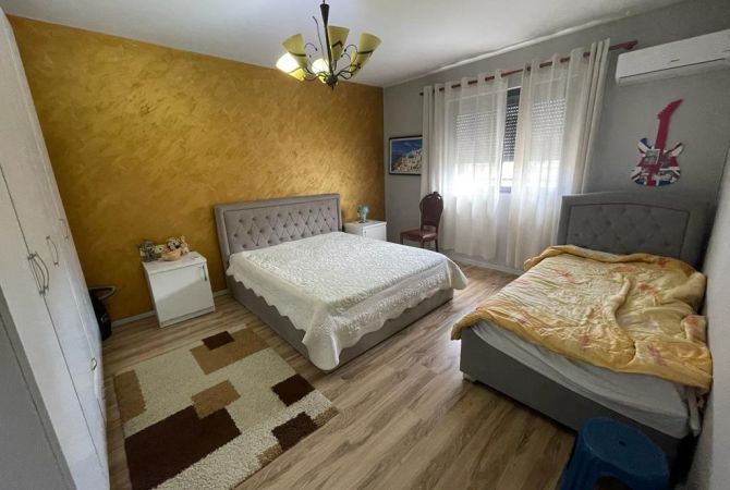 Shtepi me qera 2+1 ne Tirane - 40,000 Leke