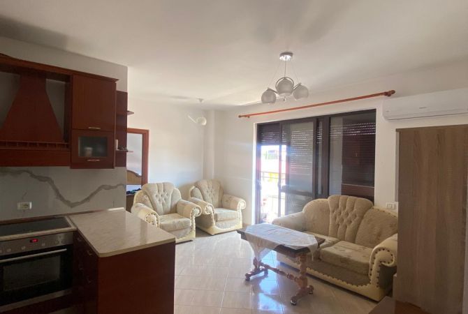 Shtepi me qera 2+1 ne Tirane - 470 Euro