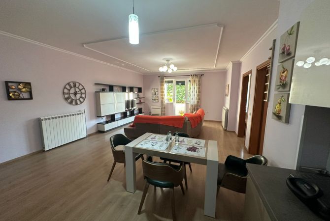 Shtepi me qera 2+1 ne Tirane - 65,000 Leke