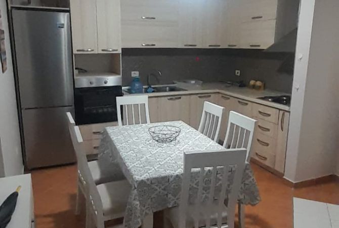 Shtepi me qera 3+1 ne Tirane - 55,000 Leke