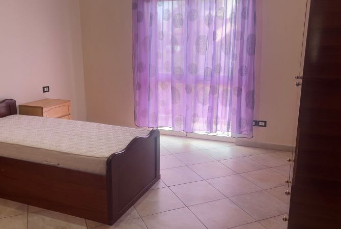 Shtepi me qera 3+1 ne Tirane - 50,000 Leke