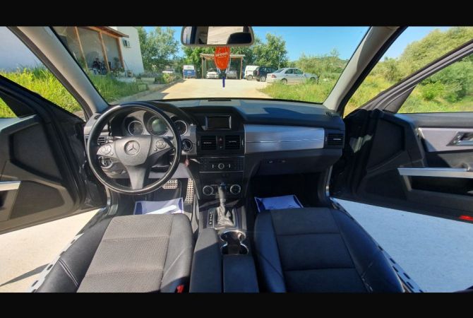 Makina ne shitje  ne Tirane - 10,200 Euro