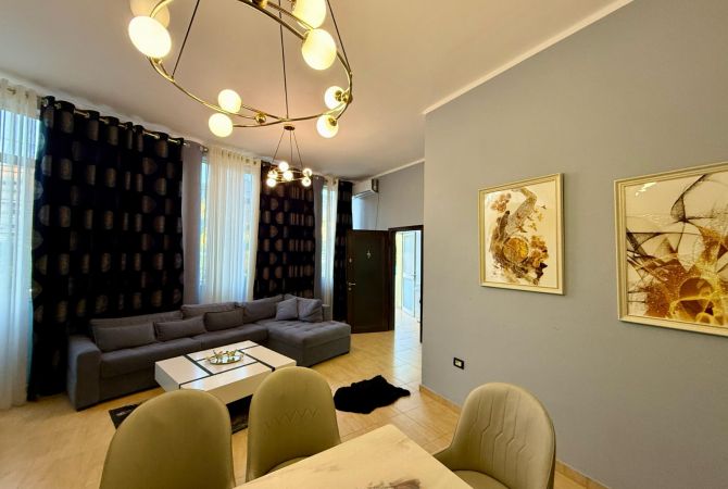 Shtepi ne shitje Apartament ne Tirane, 1+1, Mobilimi Pjeserisht e mobiluar, Pagesa 89,000  Euro.