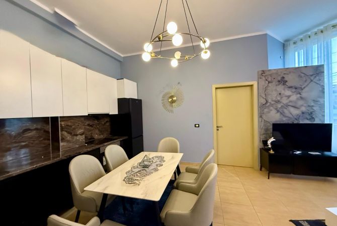Shtepi ne shitje Apartament ne Tirane, 1+1, Mobilimi Pjeserisht e mobiluar, Pagesa 89,000  Euro.